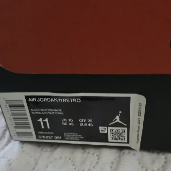 Jordan Men's Black and Red High-Top Sneakers - Picture 7 of 13